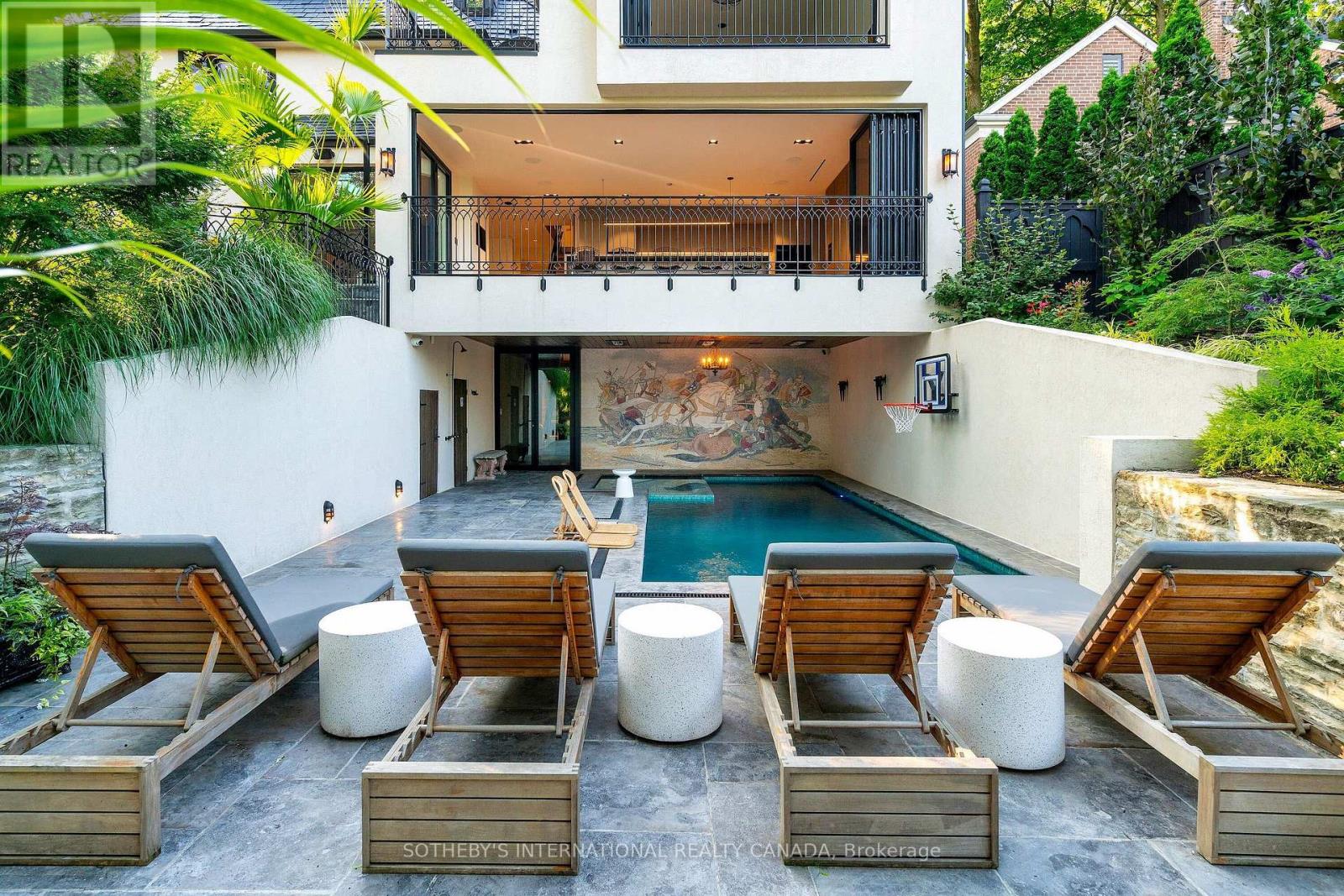 57 Baby Point Crescent, Toronto, Ontario  M6S 2B7 - Photo 29 - W12765418