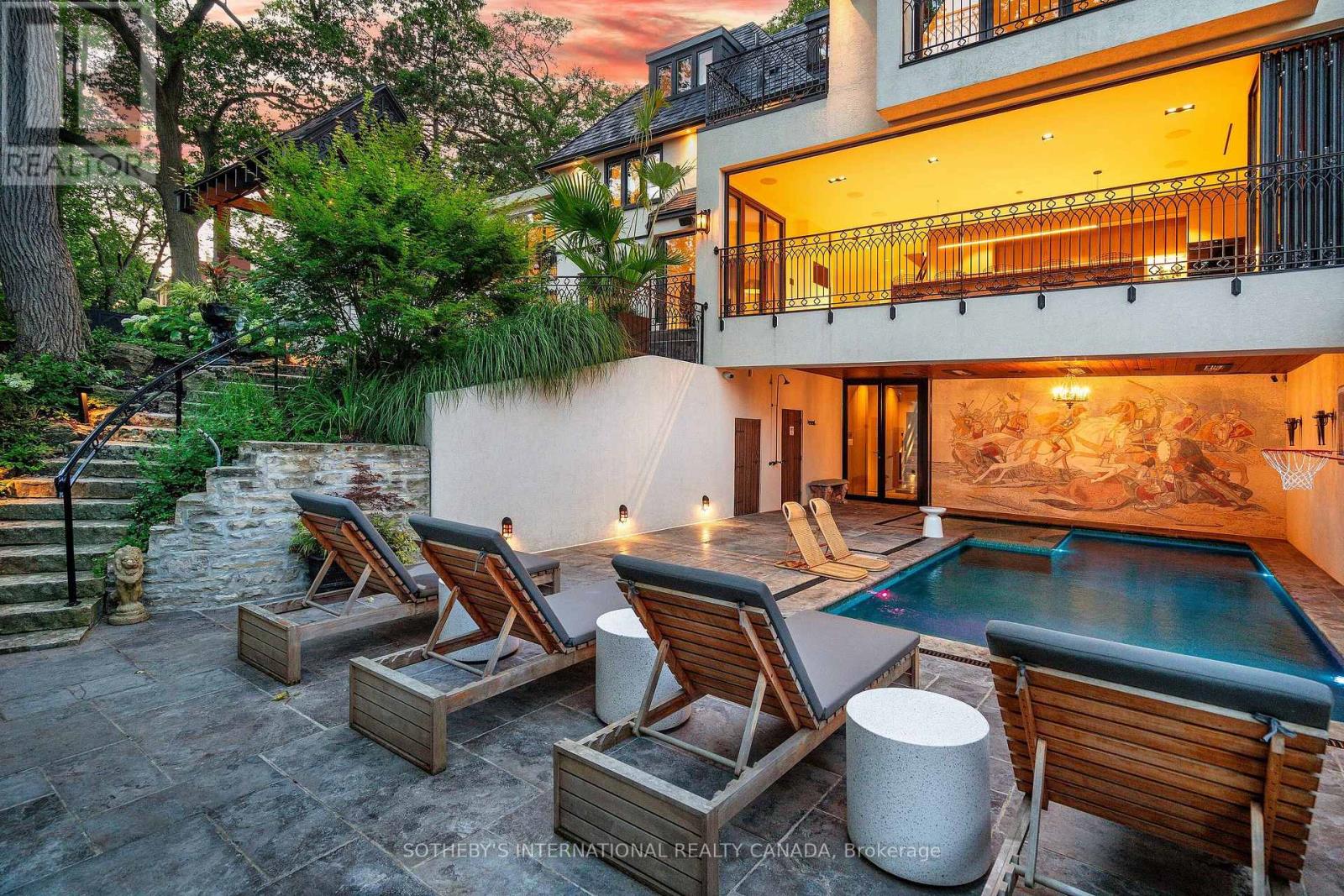 57 Baby Point Crescent, Toronto, Ontario  M6S 2B7 - Photo 31 - W12765418