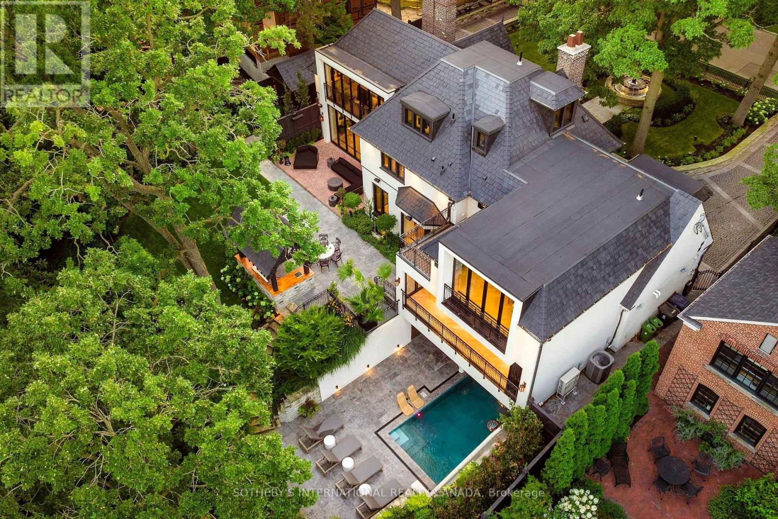 57 Baby Point Crescent, Toronto, Ontario  M6S 2B7 - Photo 35 - W12765418