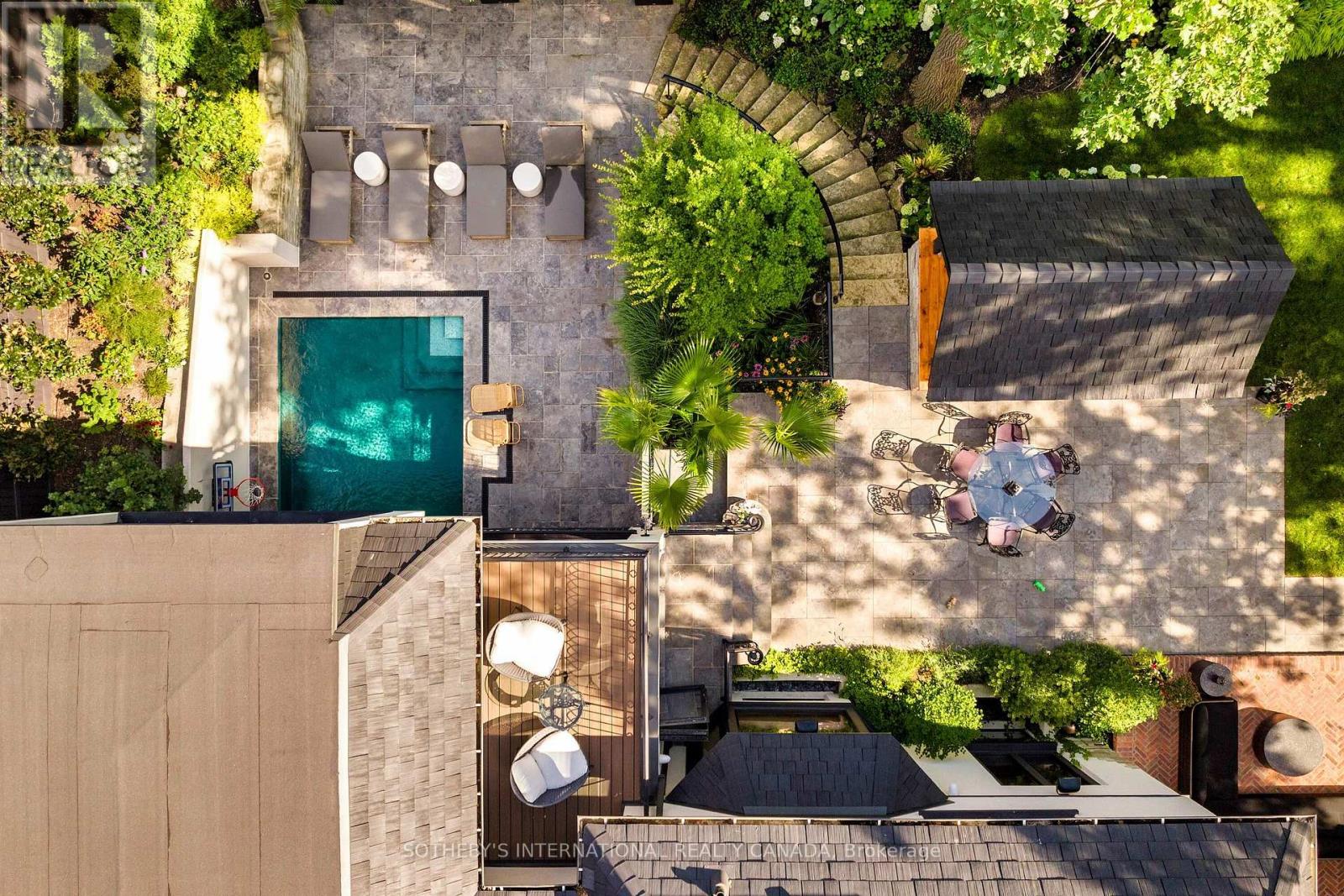 57 Baby Point Crescent, Toronto, Ontario  M6S 2B7 - Photo 36 - W12765418