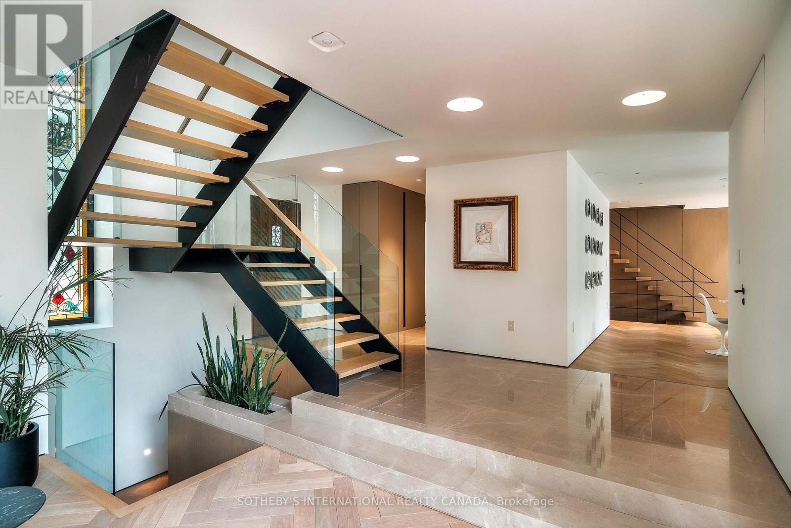 57 Baby Point Crescent, Toronto, Ontario  M6S 2B7 - Photo 5 - W12765418