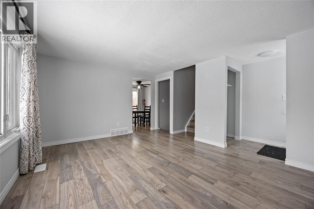 407 Murphy Road, Sarnia, Ontario  N7S 5G8 - Photo 5 - 26002606