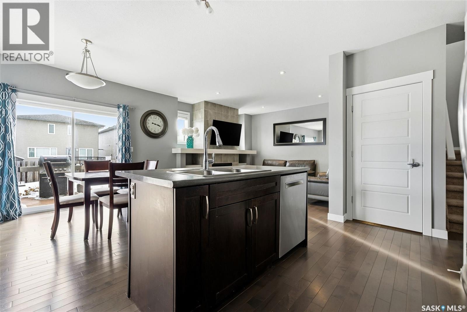 2813 Elgaard Drive, Regina, Saskatchewan  S4R 8J6 - Photo 11 - SK028025