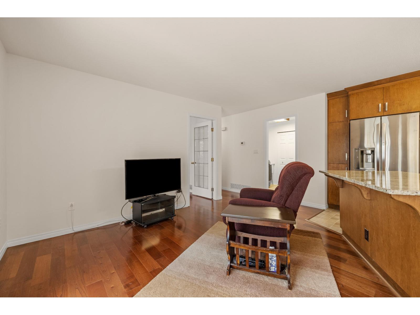 8474 Jennings Street, Mission, British Columbia  V2V 7K1 - Photo 10 - R3087137