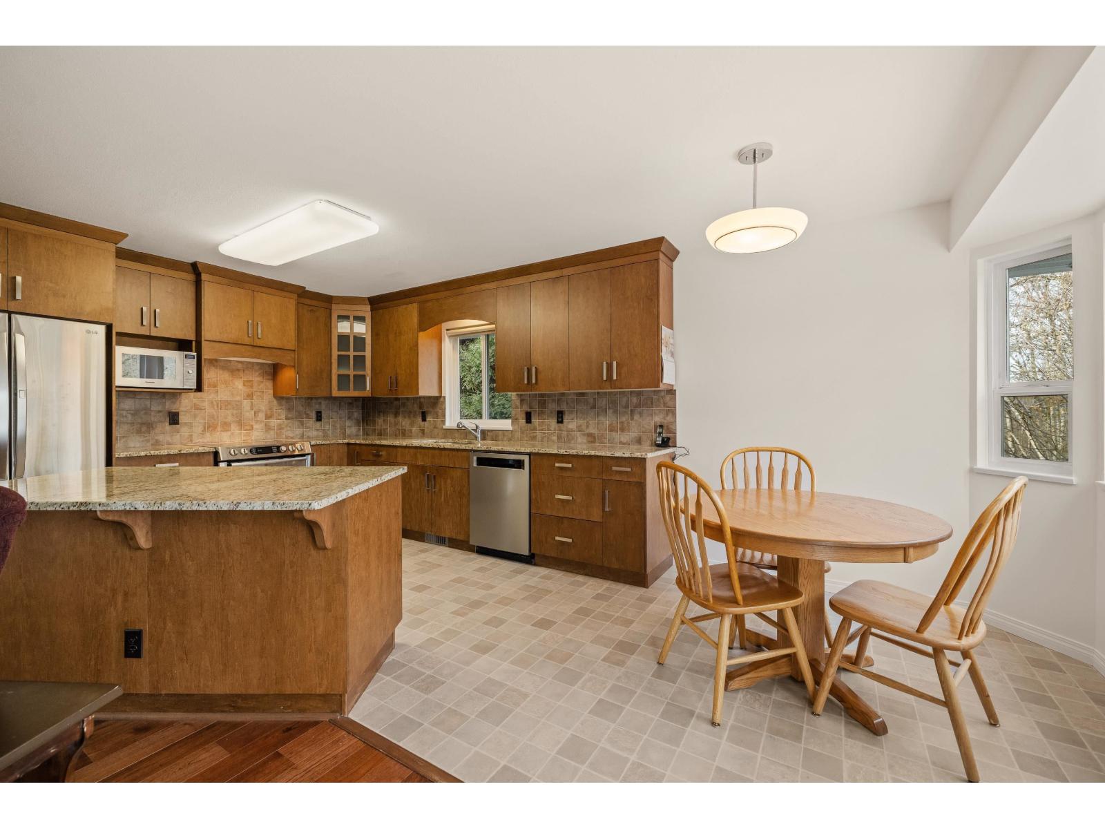 8474 Jennings Street, Mission, British Columbia  V2V 7K1 - Photo 12 - R3087137