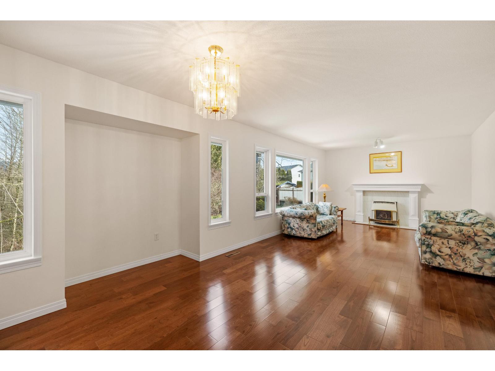 8474 Jennings Street, Mission, British Columbia  V2V 7K1 - Photo 8 - R3087137