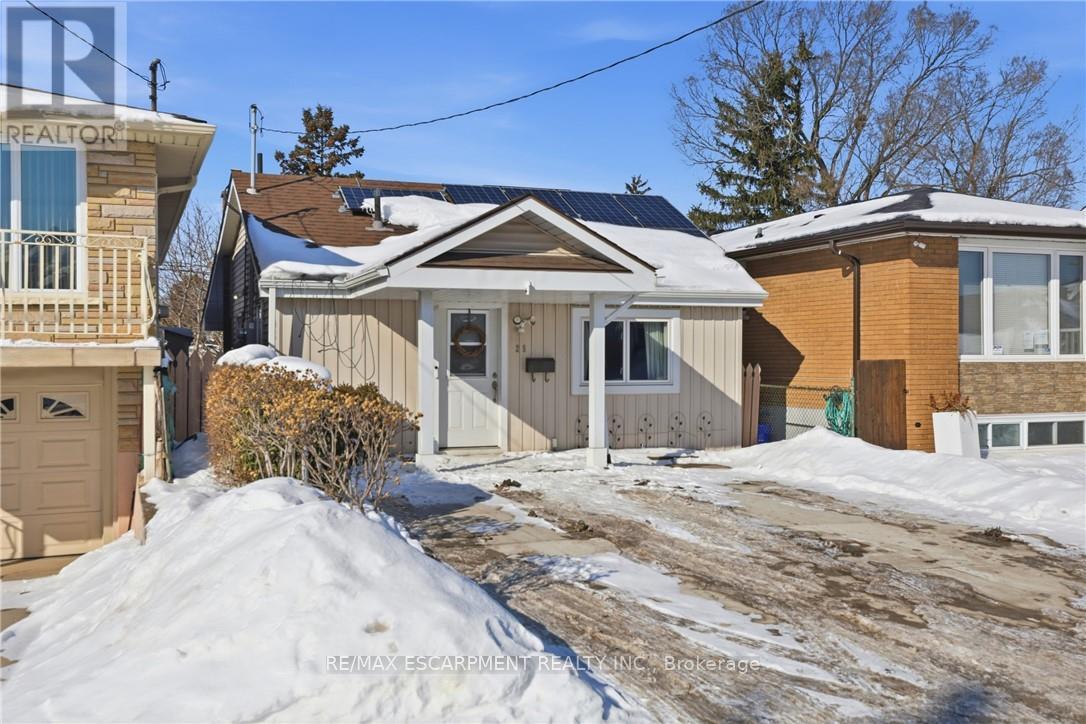 25 Delena Avenue N, Hamilton, Ontario  L8H 6B5 - Photo 5 - X12765280