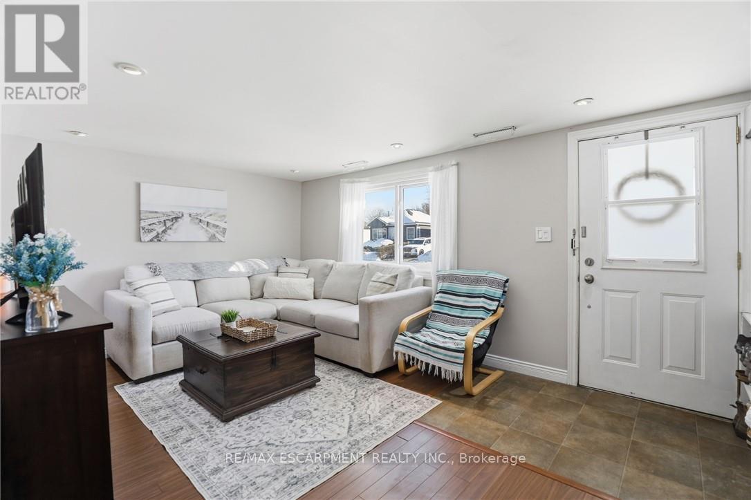 25 Delena Avenue N, Hamilton, Ontario  L8H 6B5 - Photo 9 - X12765280