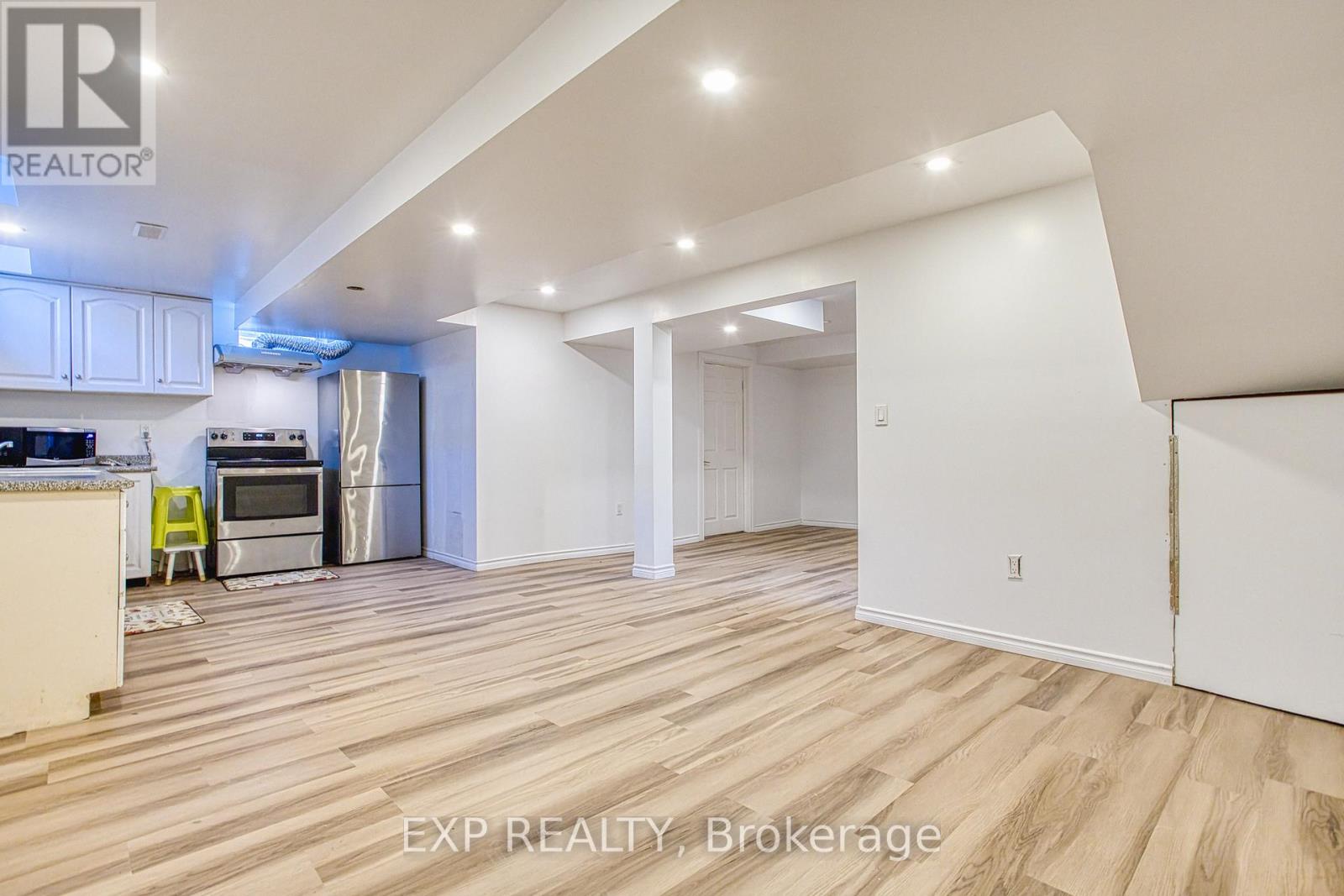 72 Nanaimo Crescent, Hamilton, Ontario  L8E 0E2 - Photo 11 - X12765354