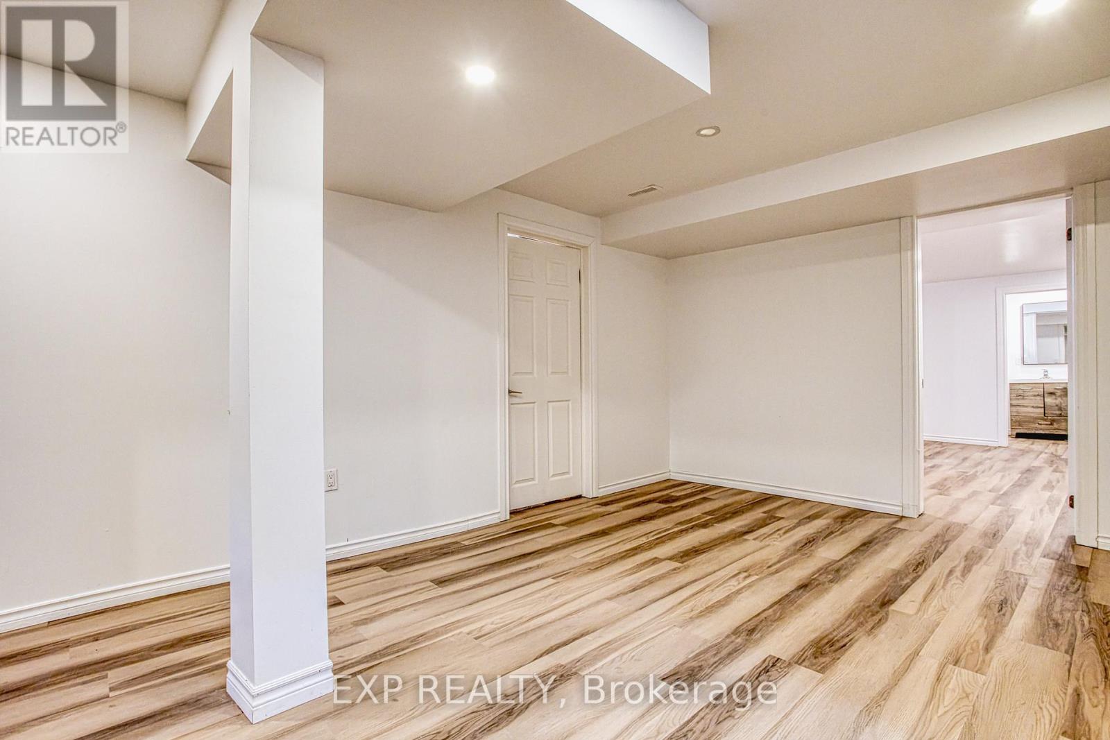 72 Nanaimo Crescent, Hamilton, Ontario  L8E 0E2 - Photo 12 - X12765354