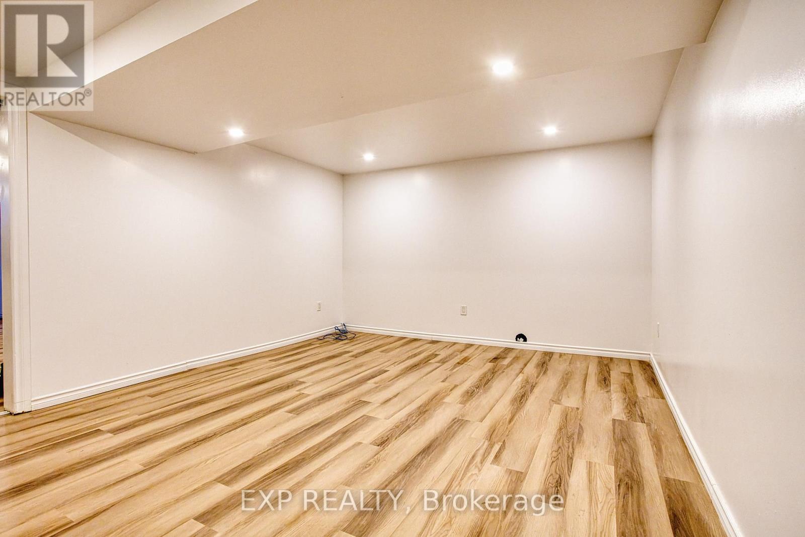 72 Nanaimo Crescent, Hamilton, Ontario  L8E 0E2 - Photo 9 - X12765354