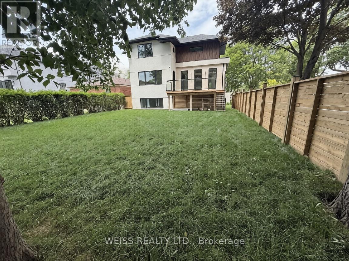 137 Bannockburn Avenue, Toronto, Ontario  M5M 2N4 - Photo 24 - C12741234