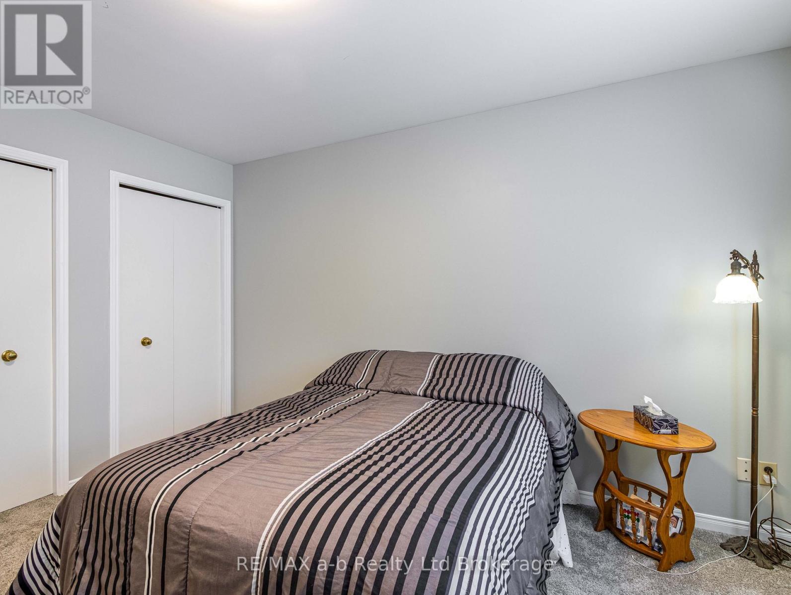 18 Oriole Crescent, Woodstock (Woodstock - North), Ontario  N4T 1T1 - Photo 9 - X12765442