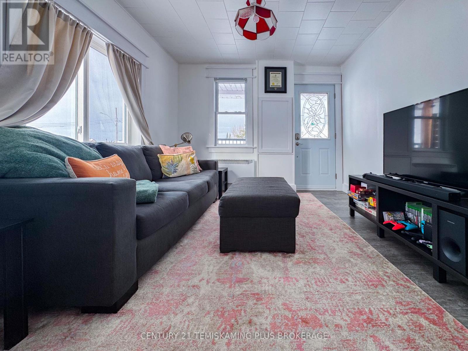 51 Fifth Avenue, Kirkland Lake, Ontario  P0K 1L0 - Photo 3 - T12765462