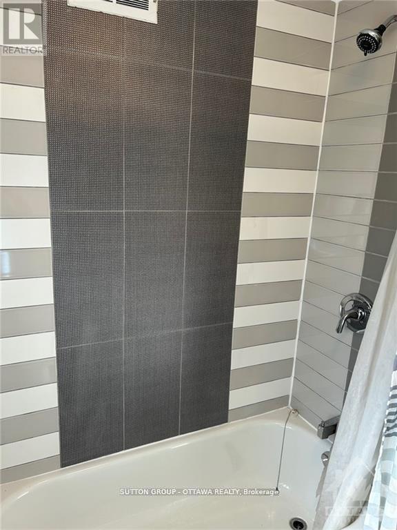 50 Armstrong Street, Ottawa, Ontario  K1Y 2V7 - Photo 12 - X12765444