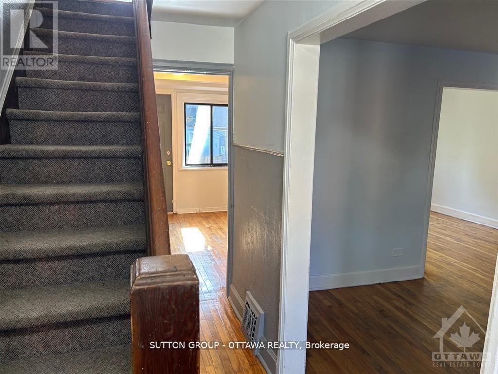 50 Armstrong Street, Ottawa, Ontario  K1Y 2V7 - Photo 2 - X12765444