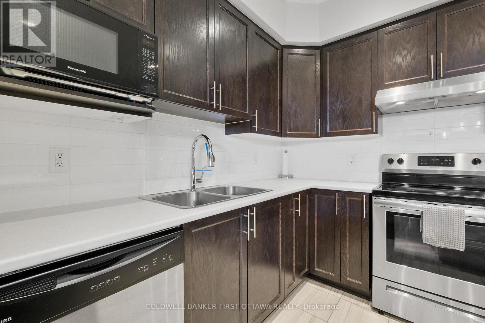 22 Stockholm Private, Ottawa, Ontario  K4M 0G9 - Photo 11 - X12765594