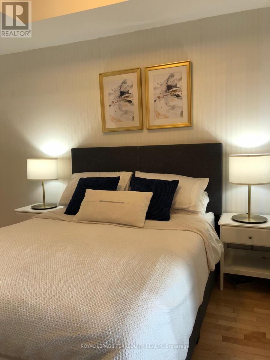 1407 - 14 York Street, Toronto, Ontario  M5J 0B1 - Photo 13 - C12765174