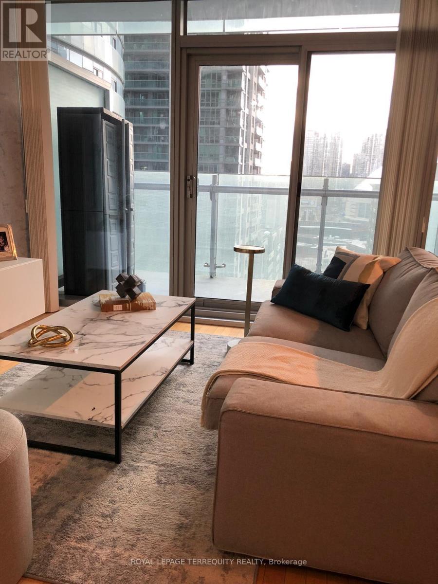 1407 - 14 York Street, Toronto, Ontario  M5J 0B1 - Photo 7 - C12765174