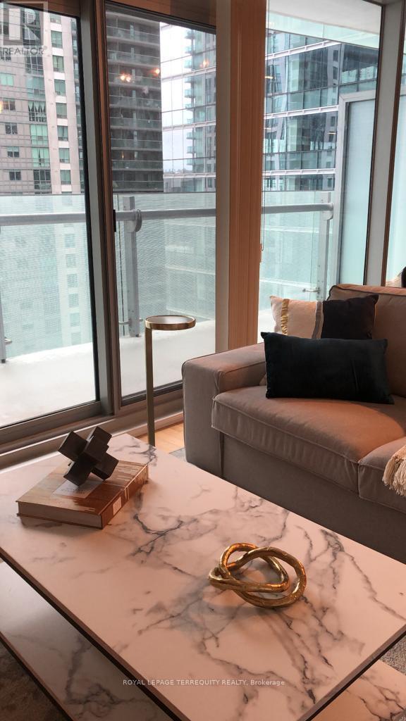 1407 - 14 York Street, Toronto, Ontario  M5J 0B1 - Photo 6 - C12765174