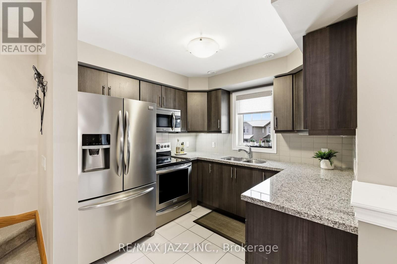 31 Great Gabe Crescent, Oshawa, Ontario  L1L 0G6 - Photo 16 - E12765470