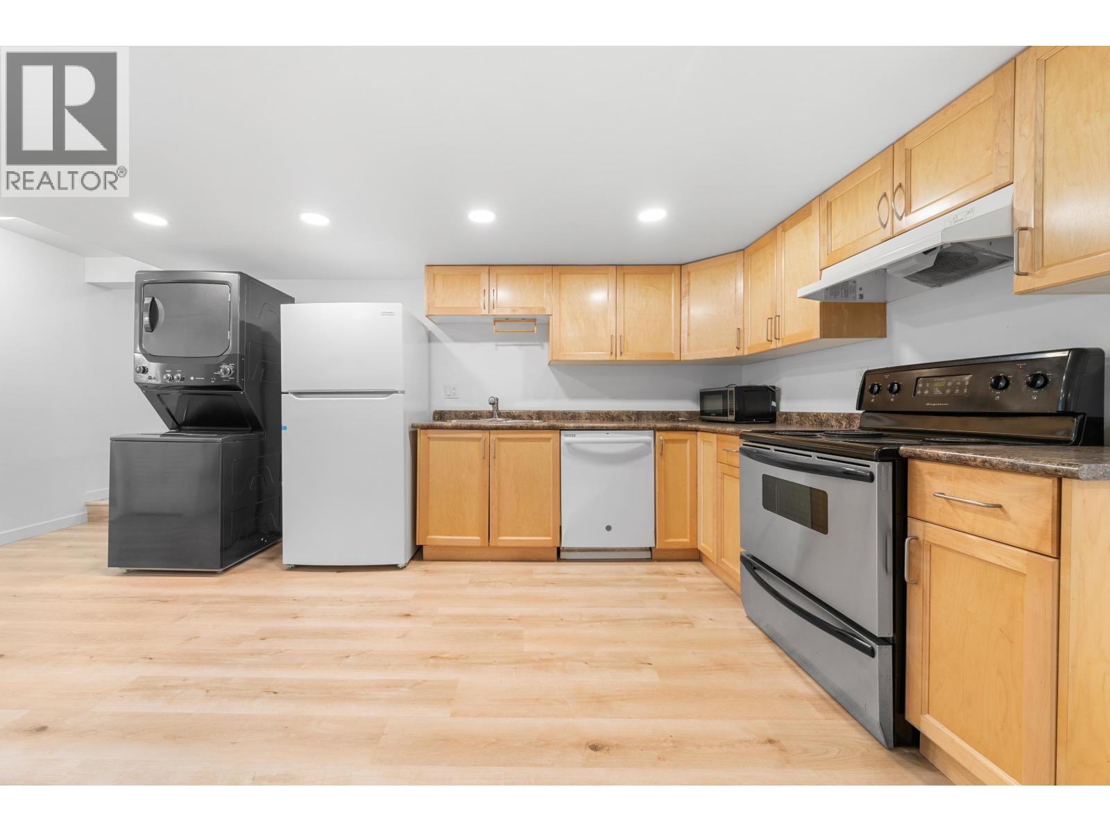 XXXX GRAND BOULEVARD, North Vancouver, British Columbia