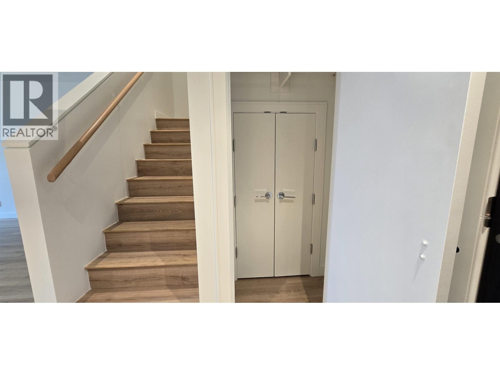 108 1500 Fern Street Street, North Vancouver, British Columbia  V7J 0E6 - Photo 11 - R3087338