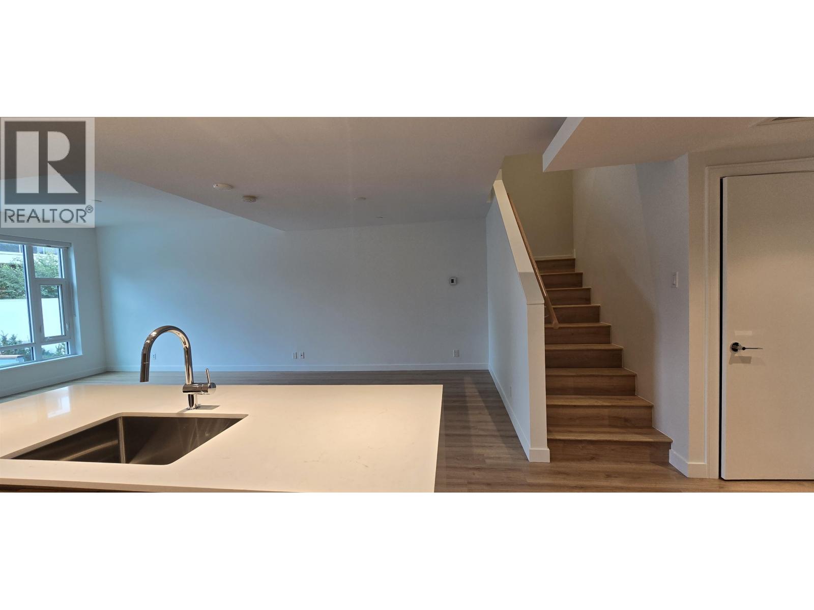 108 1500 Fern Street Street, North Vancouver, British Columbia  V7J 0E6 - Photo 7 - R3087338