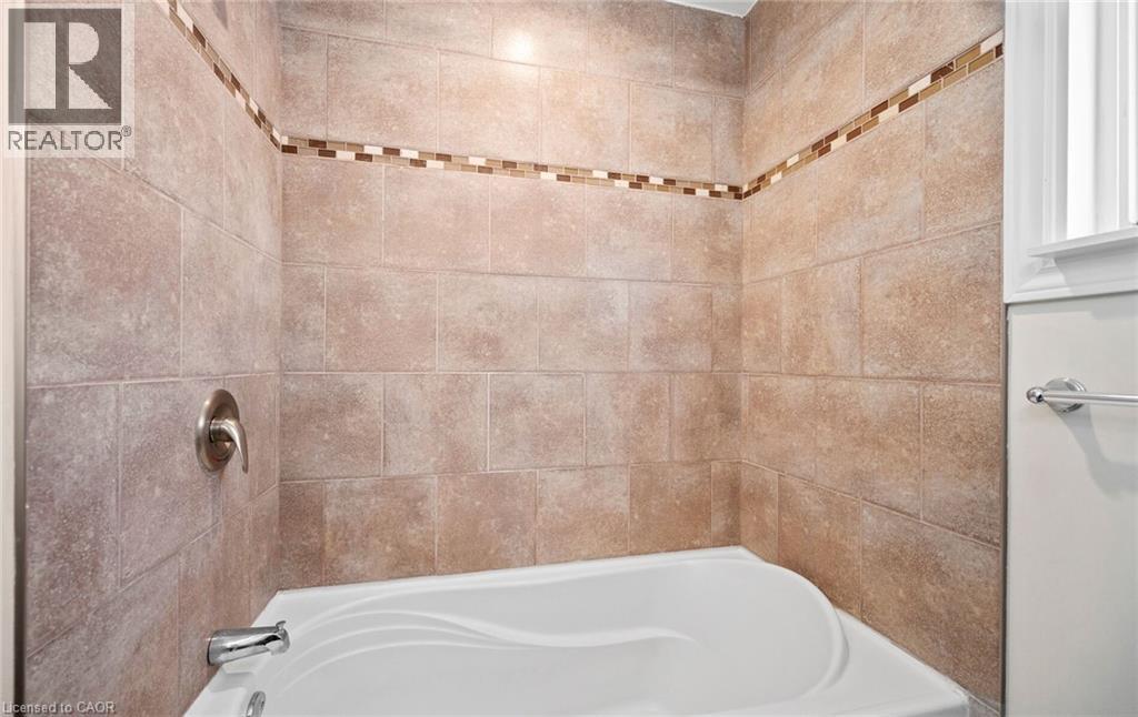 11 Rockwood Avenue, St. Catharines, Ontario  L2P 1E3 - Photo 29 - 40794830