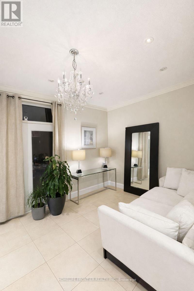 38 Henderson Avenue, Toronto, Ontario  M6J 2B8 - Photo 6 - C12765554