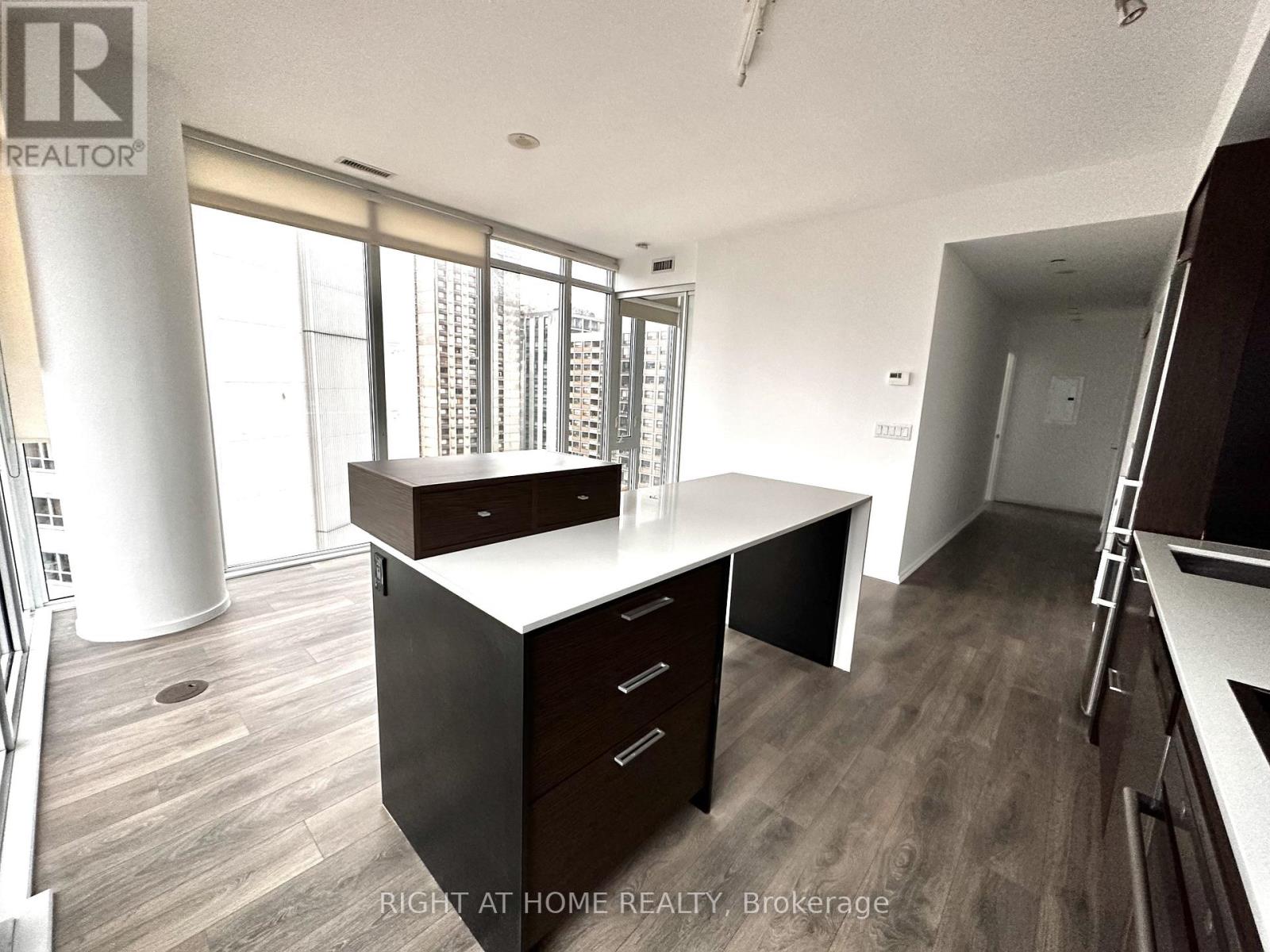 1504 - 75 St Nicholas Street S, Toronto, Ontario  M4Y 0A5 - Photo 2 - C12765602