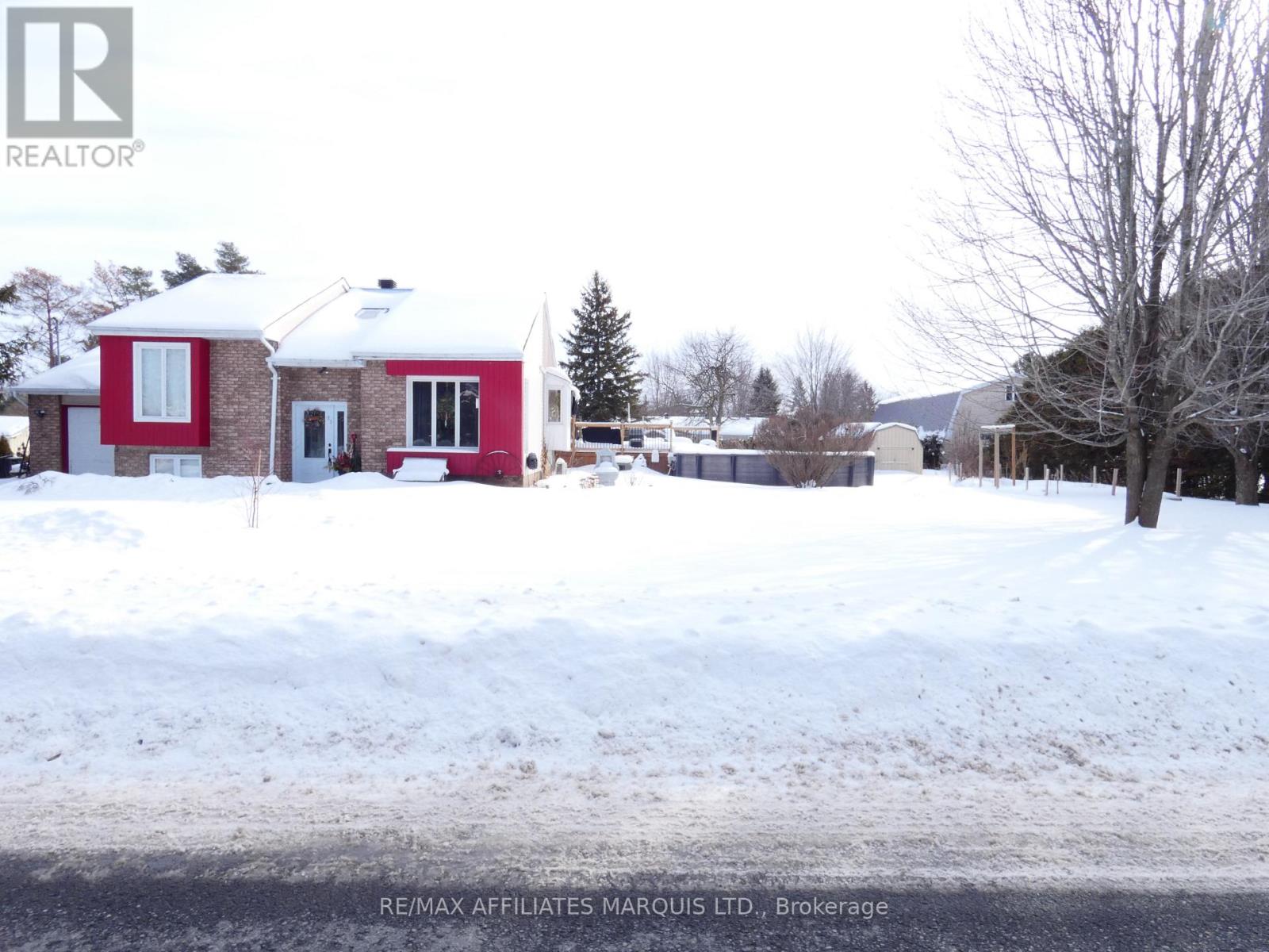21 Ste Therese Boulevard, Russell, Ontario  K0A 1W0 - Photo 2 - X12765546