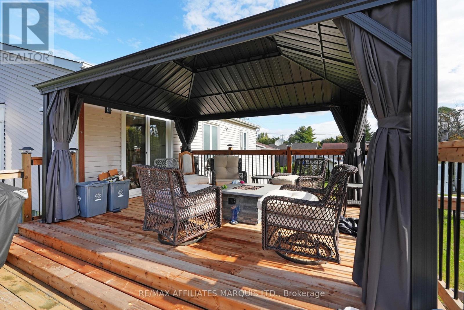 21 Ste Therese Boulevard, Russell, Ontario  K0A 1W0 - Photo 24 - X12765546