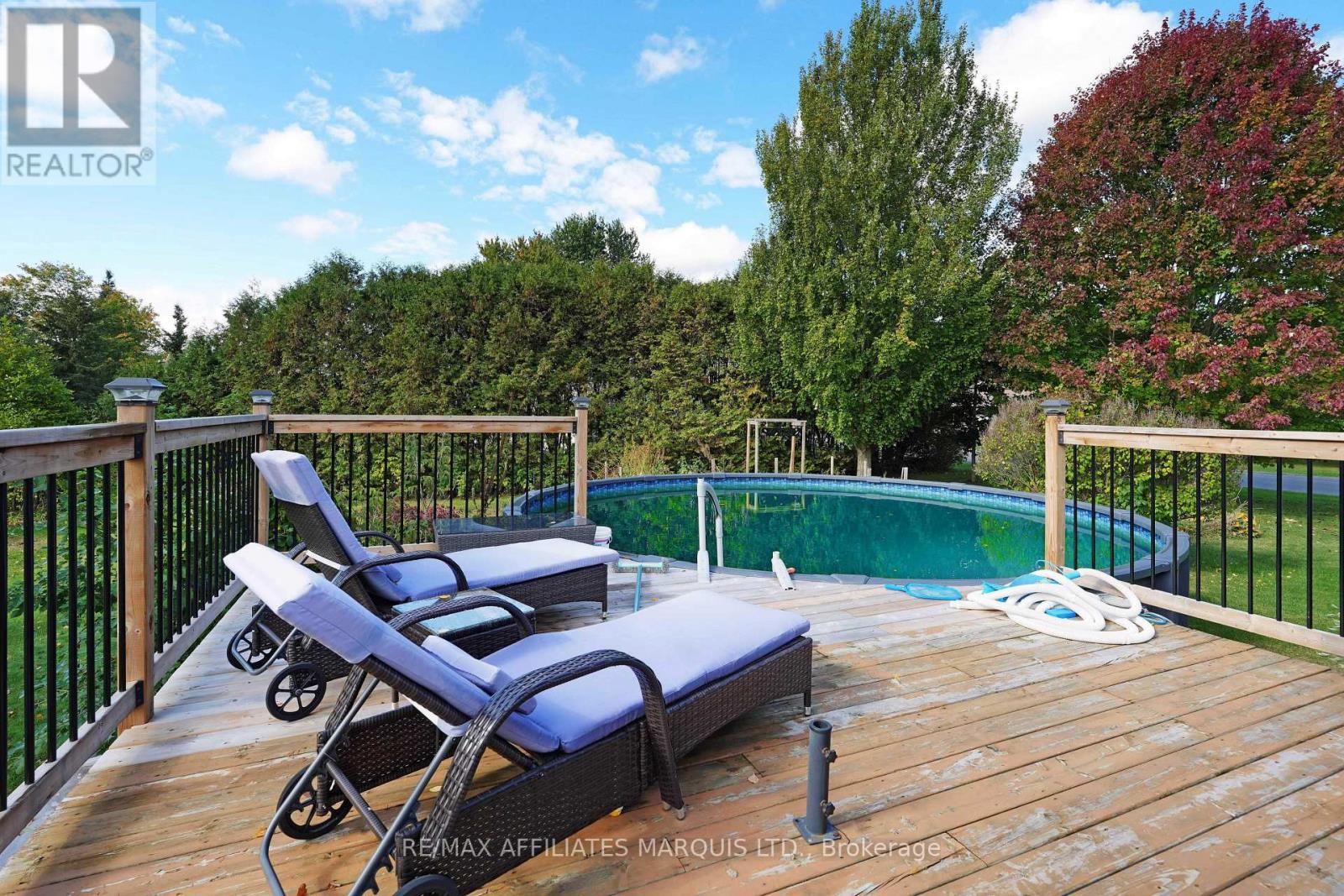 21 Ste Therese Boulevard, Russell, Ontario  K0A 1W0 - Photo 25 - X12765546