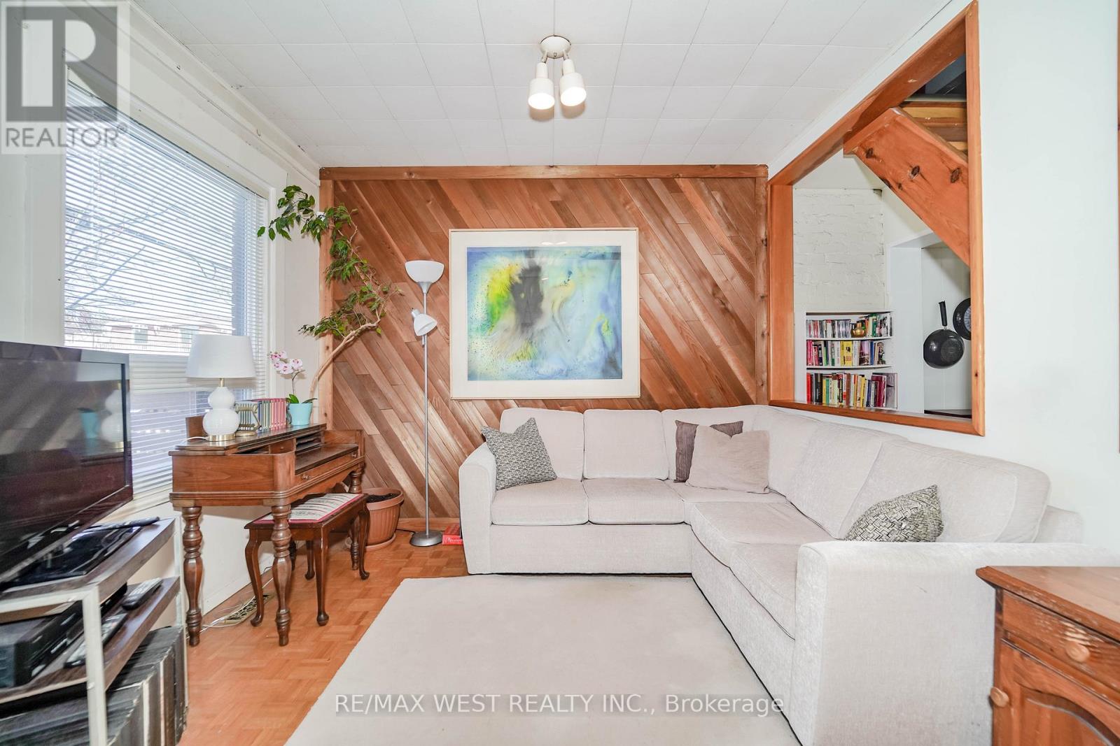 193 Barker Avenue, Toronto, Ontario  M4C 2P4 - Photo 4 - E12765556