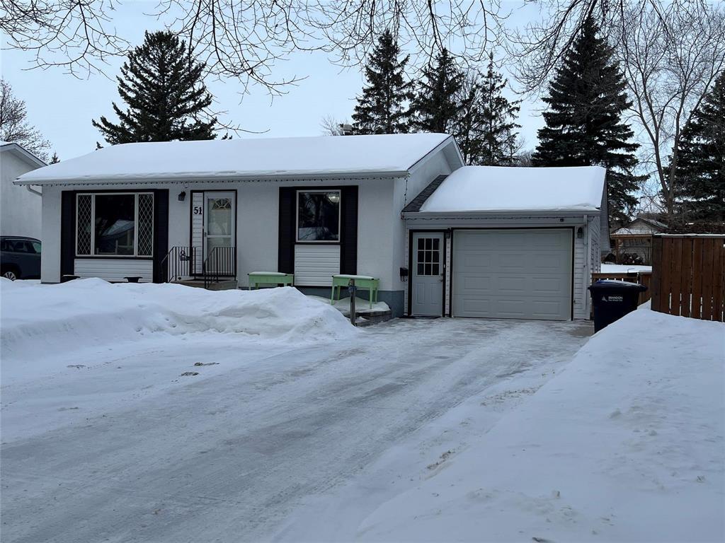 51 Royal Bay, Brandon, Manitoba