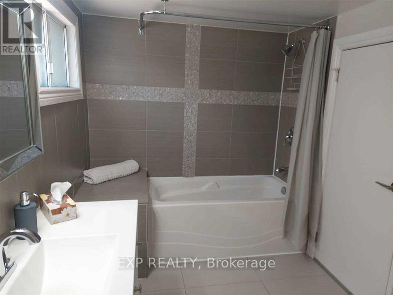 2587 Burslem Road S, Mississauga, Ontario  L5A 2R5 - Photo 17 - W12751500