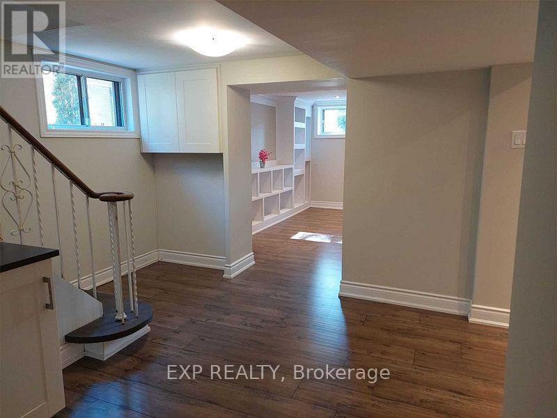 2587 Burslem Road S, Mississauga, Ontario  L5A 2R5 - Photo 2 - W12751500