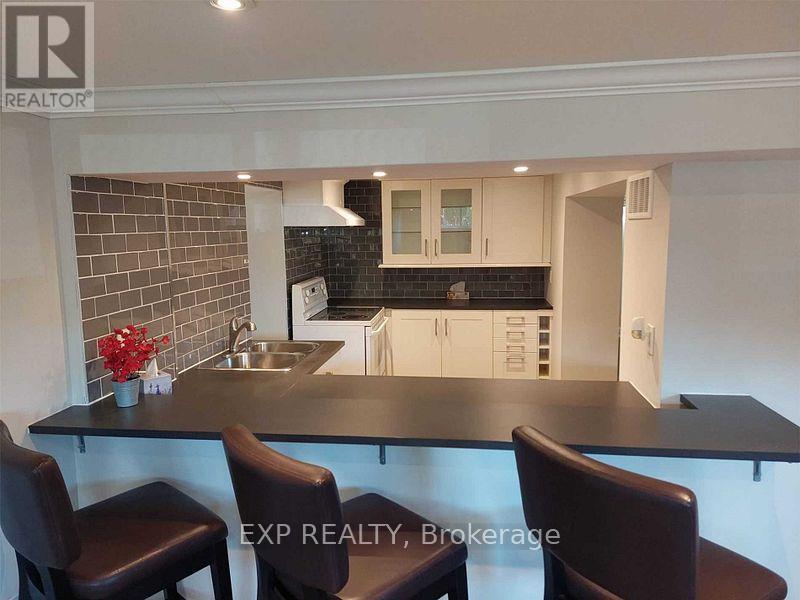 2587 Burslem Road S, Mississauga, Ontario  L5A 2R5 - Photo 6 - W12751500