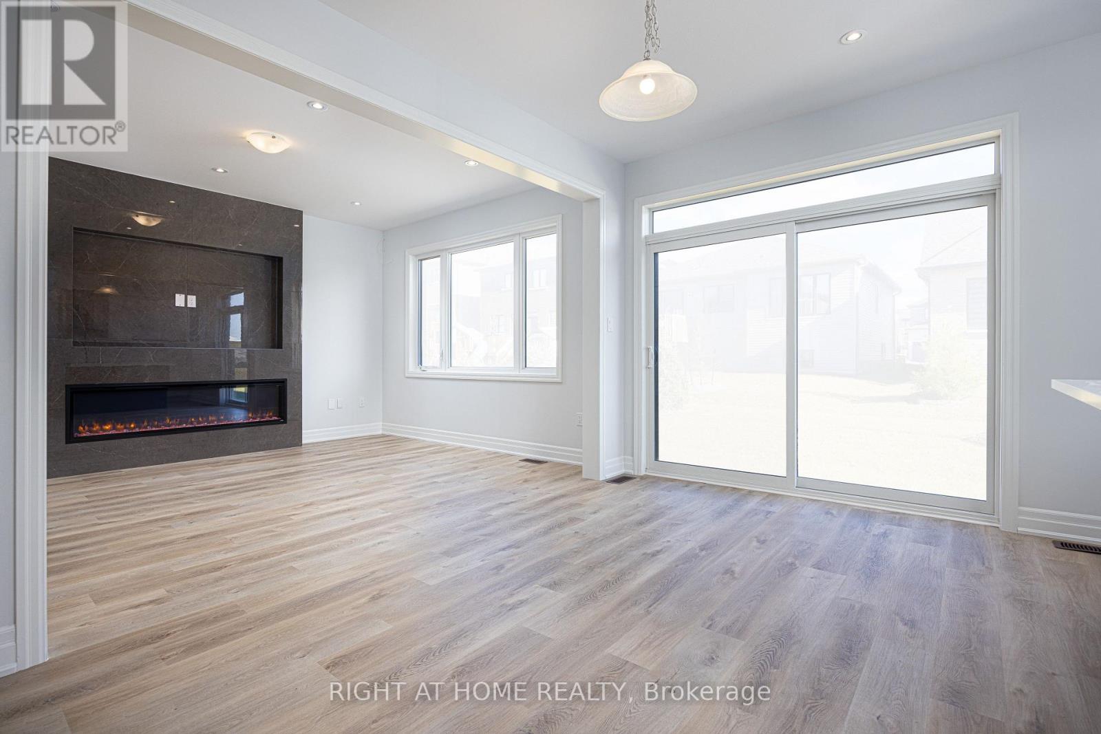 8 Nicort Road, Wasaga Beach, Ontario  L9Z 0N4 - Photo 4 - S12765454