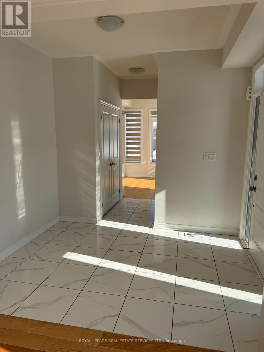 27 Rochester Drive, Barrie, Ontario  L9J 0V9 - Photo 12 - S12765516