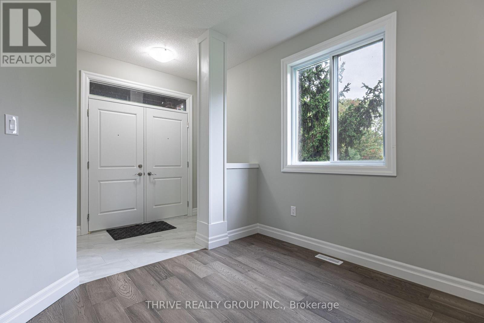 3465 Oriole Circle E, London South (South U), Ontario  N6N 1K6 - Photo 8 - X12649598