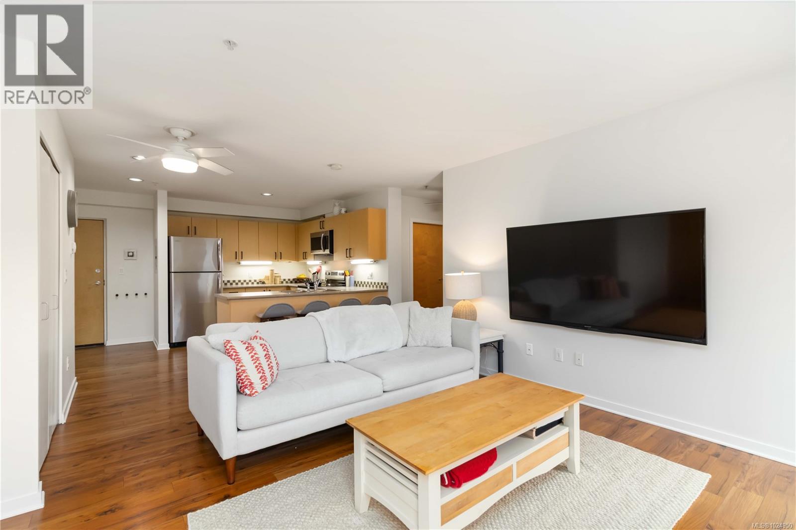 313 90 Regatta Landing, Victoria, British Columbia  V9A 7R2 - Photo 17 - 1024950