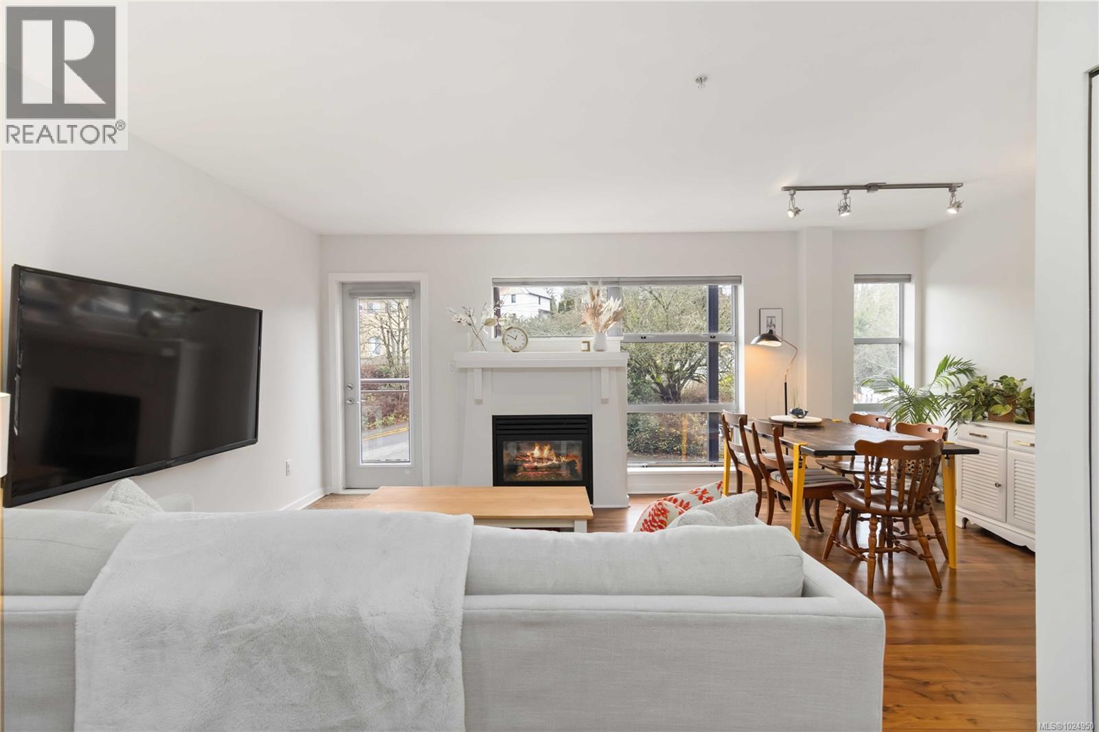 313 90 Regatta Landing, Victoria, British Columbia  V9A 7R2 - Photo 16 - 1024950