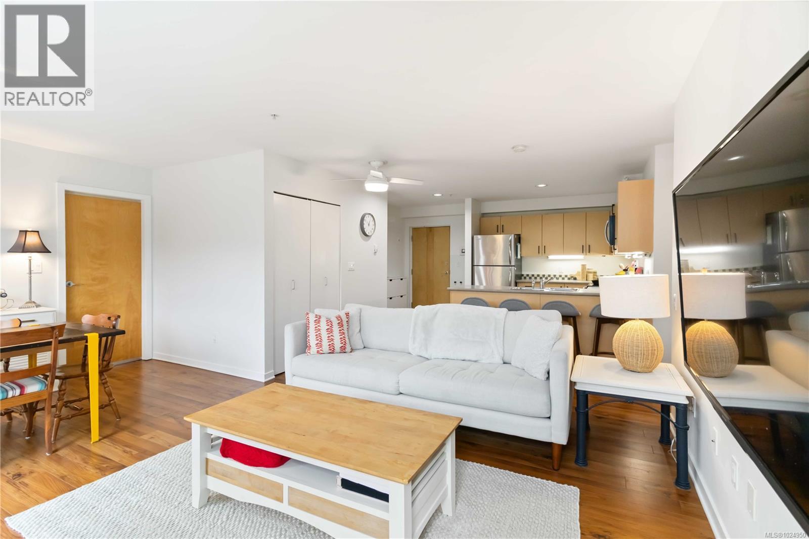 313 90 Regatta Landing, Victoria, British Columbia  V9A 7R2 - Photo 18 - 1024950