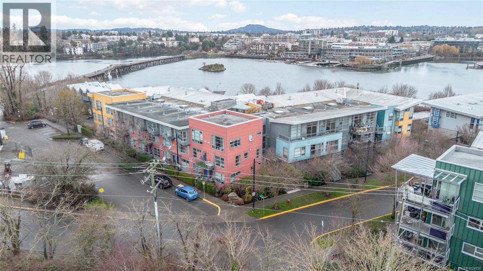313 90 Regatta Landing, Victoria, British Columbia  V9A 7R2 - Photo 4 - 1024950