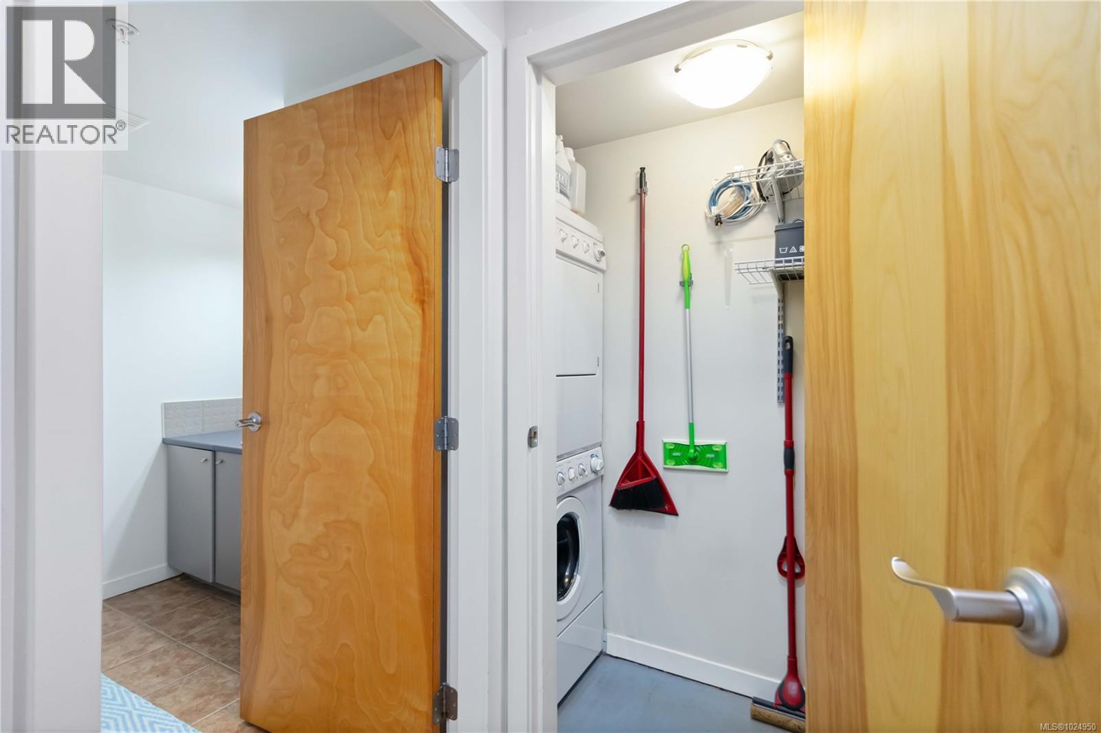 313 90 Regatta Landing, Victoria, British Columbia  V9A 7R2 - Photo 37 - 1024950