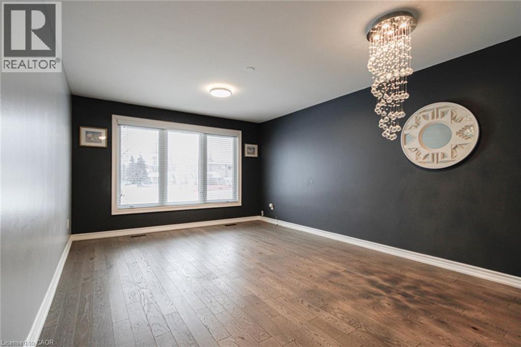 1601 Sandgate Crescent Unit# Main, Mississauga, Ontario  L5J 2E3 - Photo 5 - 40802972