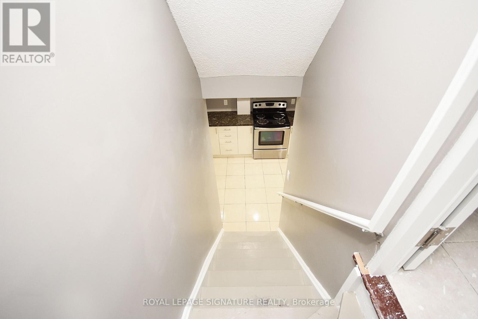 54 Palleschi Drive, Brampton, Ontario  L6P 2R9 - Photo 5 - W12765474