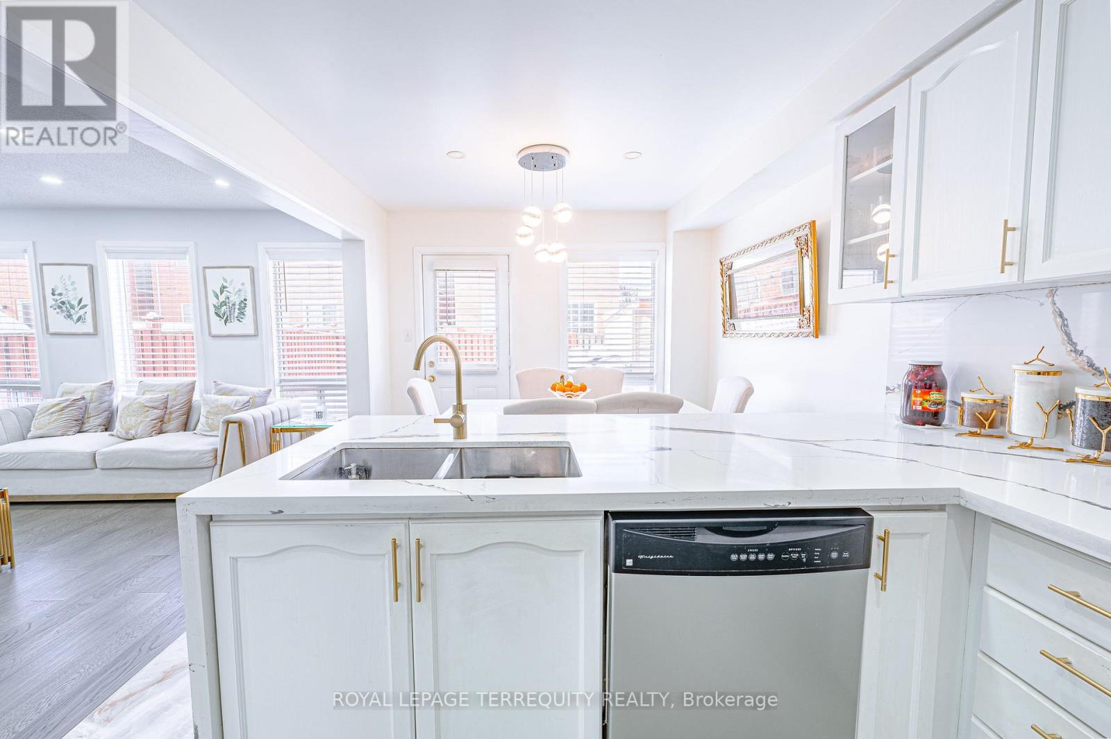 44 Iceberg Trail, Brampton (Sandringham-Wellington), Ontario  L6R 0J7 - Photo 12 - W12765478